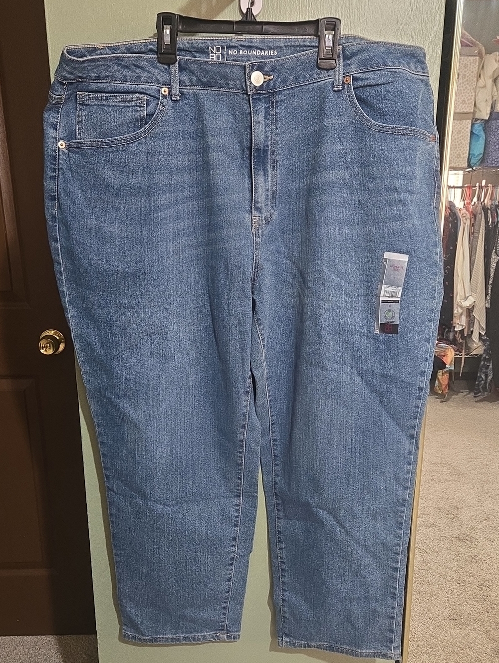 No Boundaries High Rise Mom Jeans